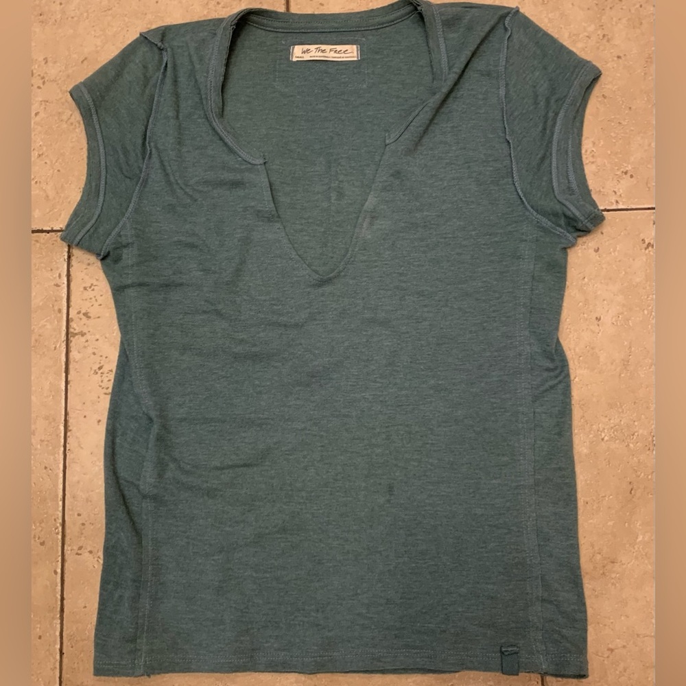 Free People- We The Free short sleeve tee. Size small.